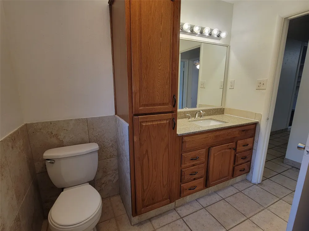 1000 Springdale Road Bedford, TX 76021
