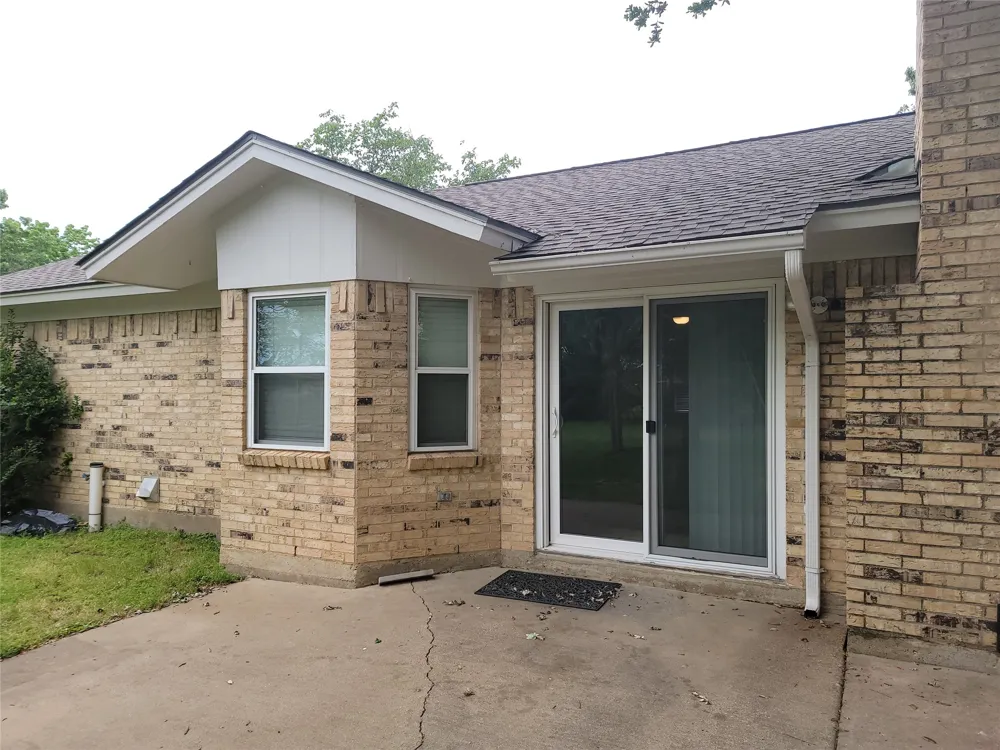 1000 Springdale Road Bedford, TX 76021