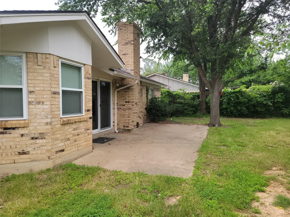 1000 Springdale Road Bedford, TX 76021