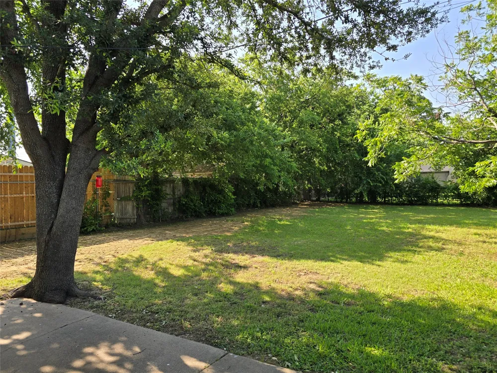 1000 Springdale Road Bedford, TX 76021