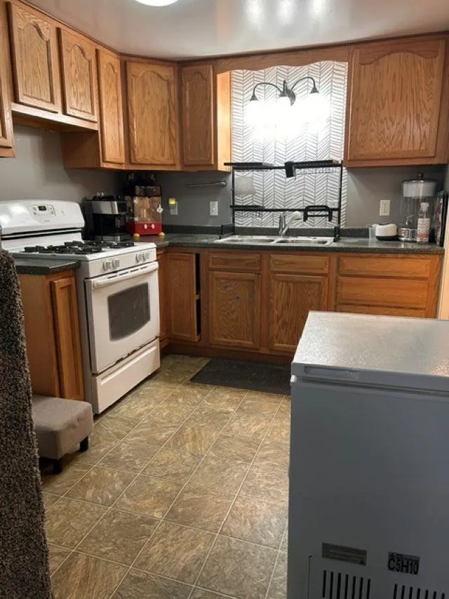 108 Grove Avenue Alma City, MI 48801