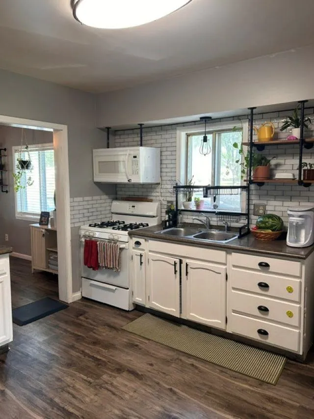 108 Grove Avenue Alma City, MI 48801