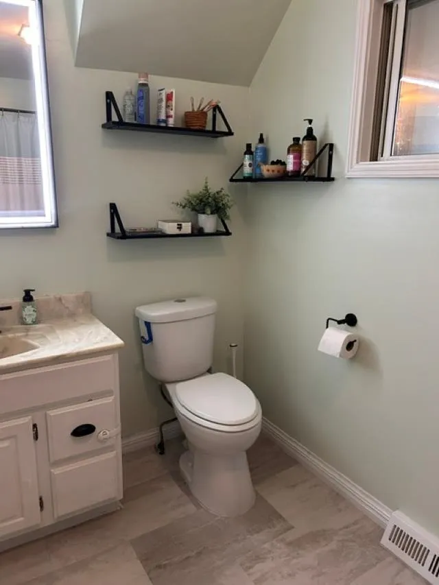 108 Grove Avenue Alma City, MI 48801