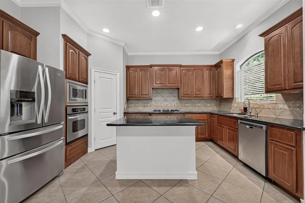 8602 Two Sisters Court Missouri City, TX 77459
