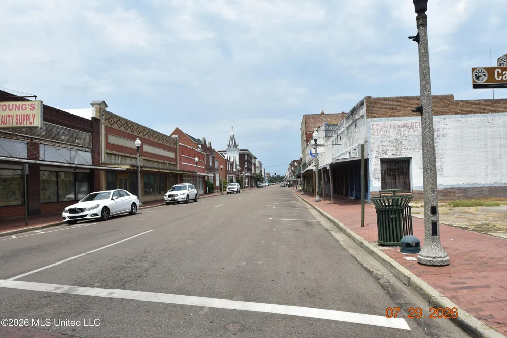 500 Howard Street Greenwood, MS 38930