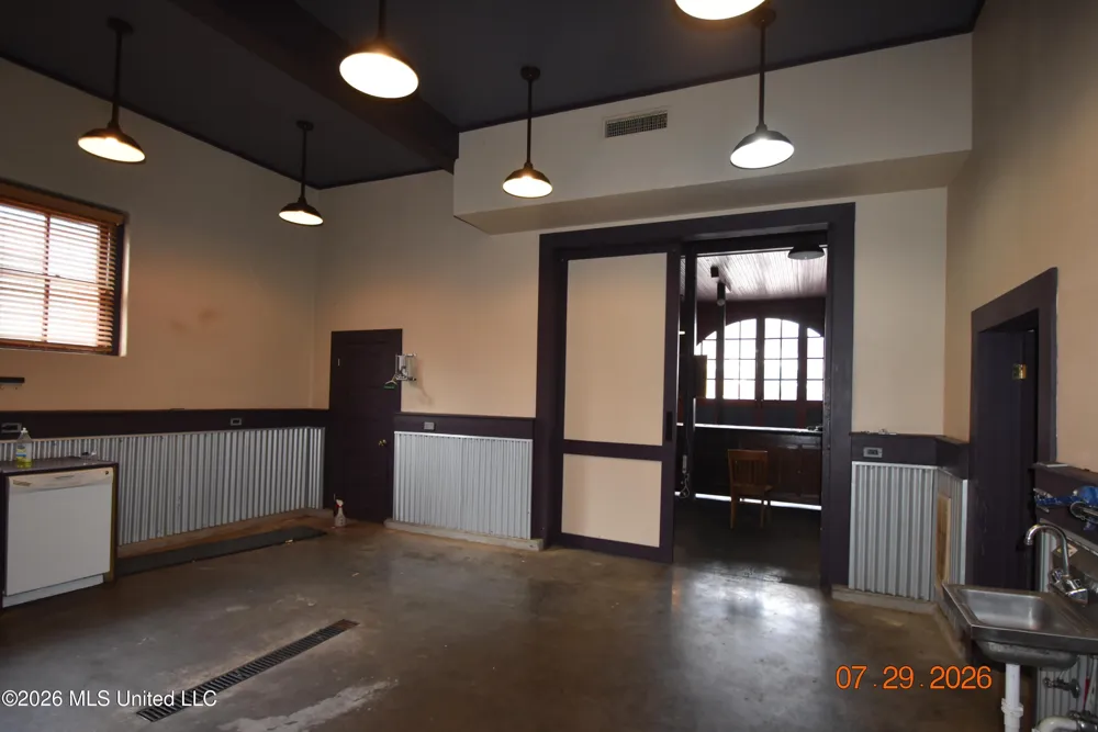 500 Howard Street Greenwood, MS 38930