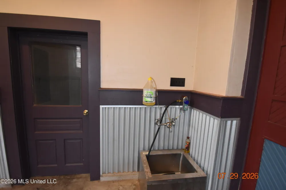 500 Howard Street Greenwood, MS 38930