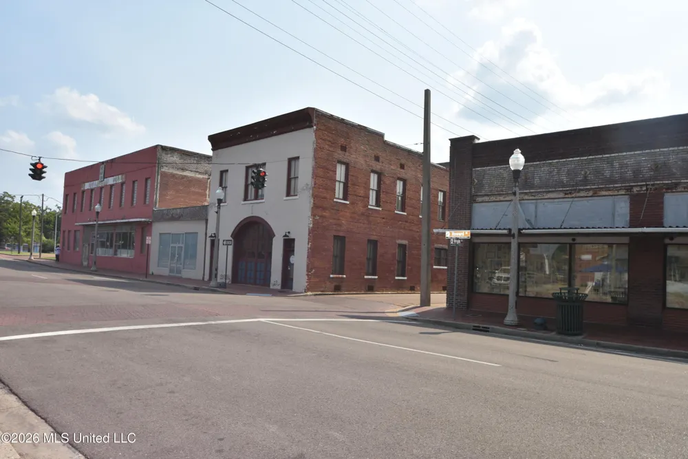 500 Howard Street Greenwood, MS 38930