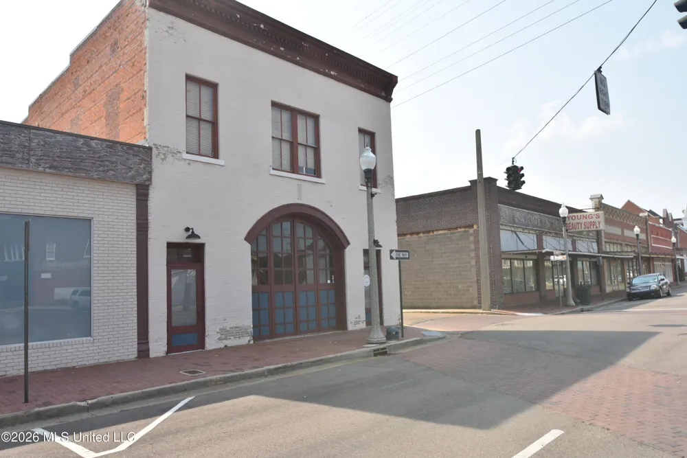 500 Howard Street Greenwood, MS 38930