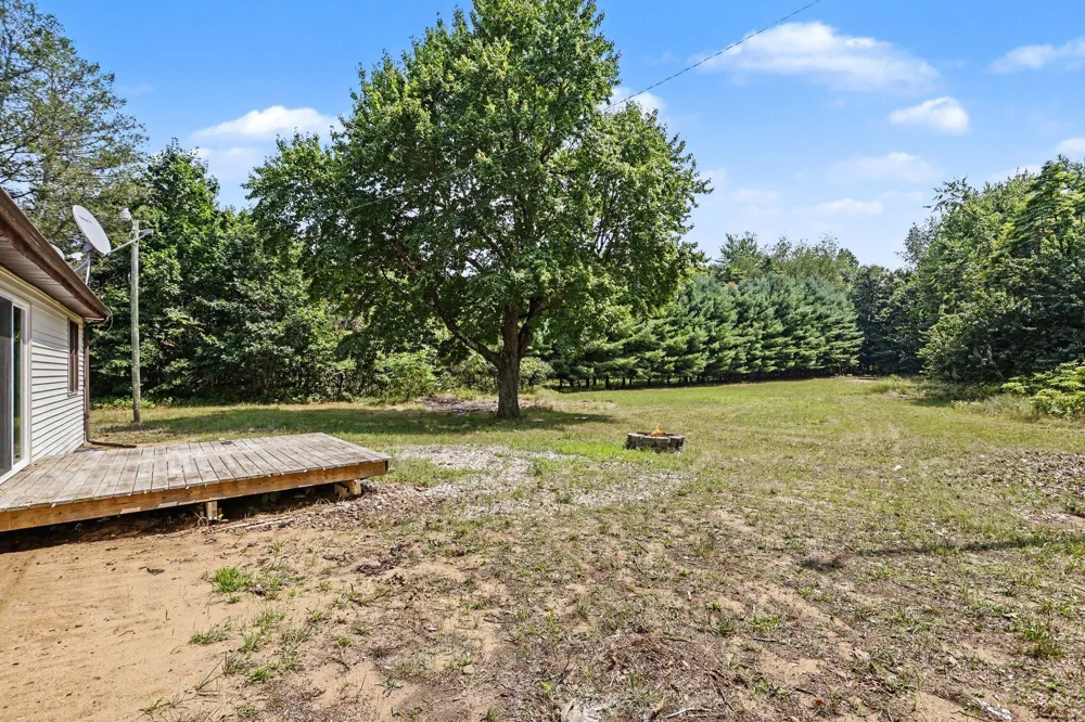 8312 48th Avenue Covert, MI 49043