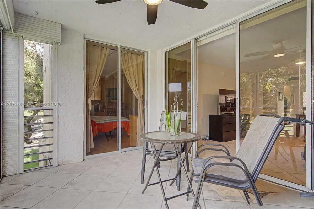 9520 Seagrape Dr #205 Davie, FL 33324