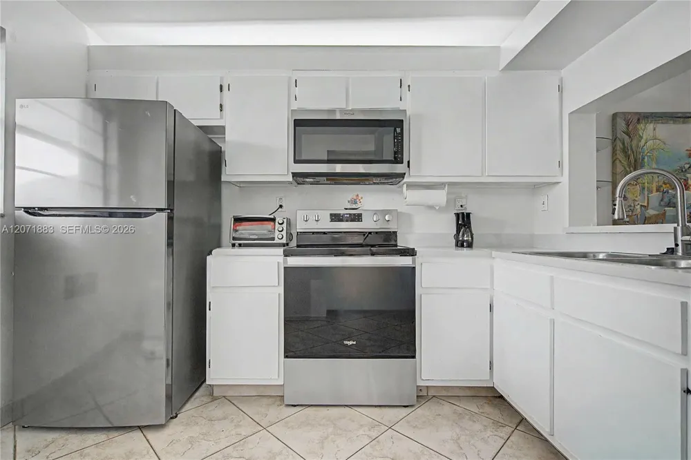 9520 Seagrape Dr #205 Davie, FL 33324