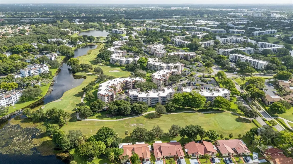 9520 Seagrape Dr #205 Davie, FL 33324