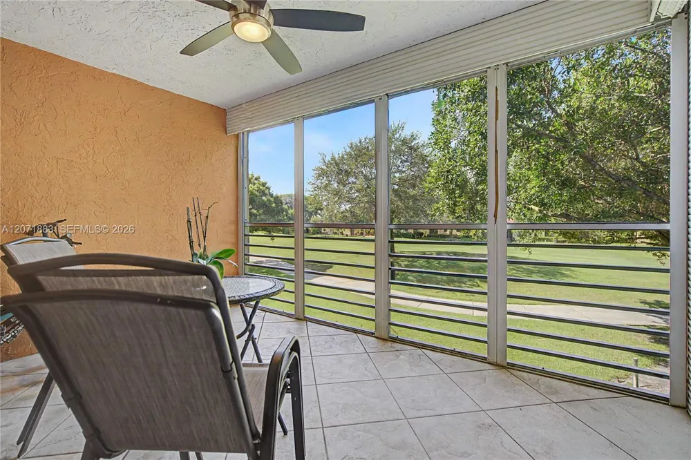 9520 Seagrape Dr #205 Davie, FL 33324