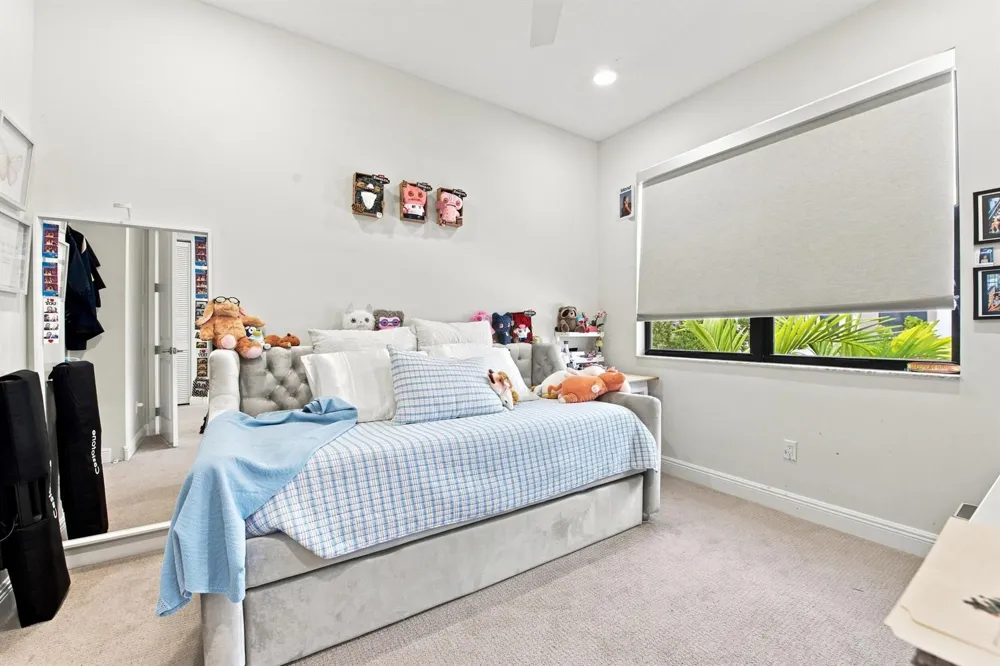 20916 NW 1ST DRIVE Pembroke Pines, FL 33029