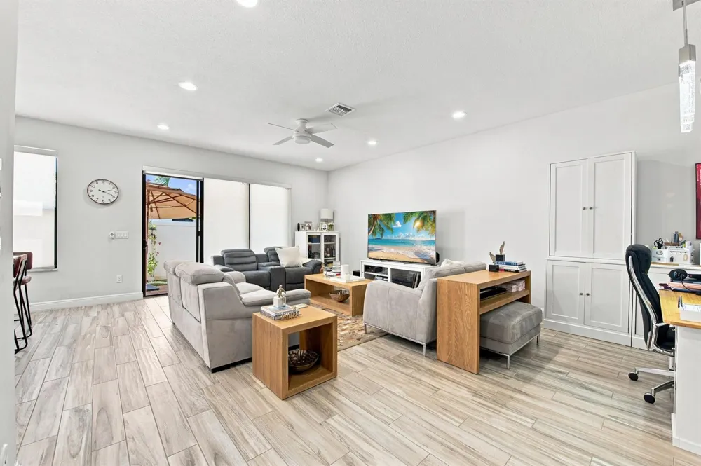 20916 NW 1ST DRIVE Pembroke Pines, FL 33029