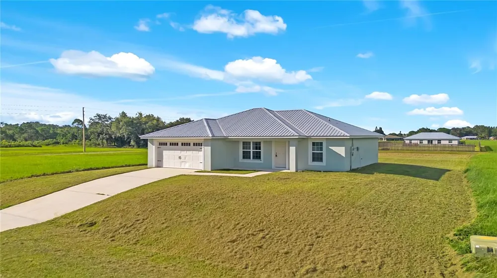 8833 HAMPSHIRE DRIVE Sebring, FL 33876