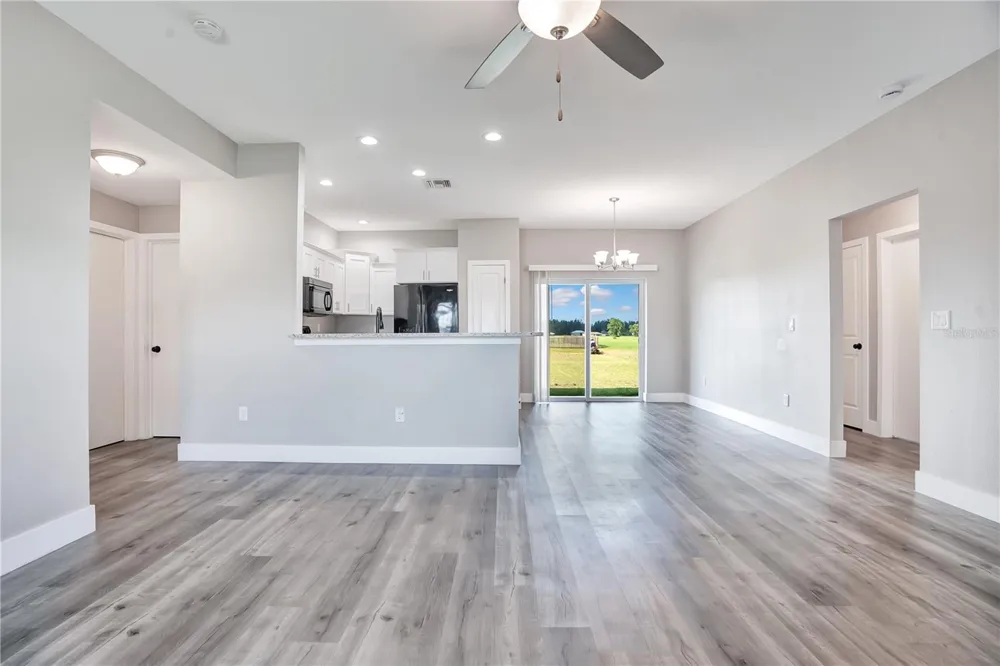 8833 HAMPSHIRE DRIVE Sebring, FL 33876