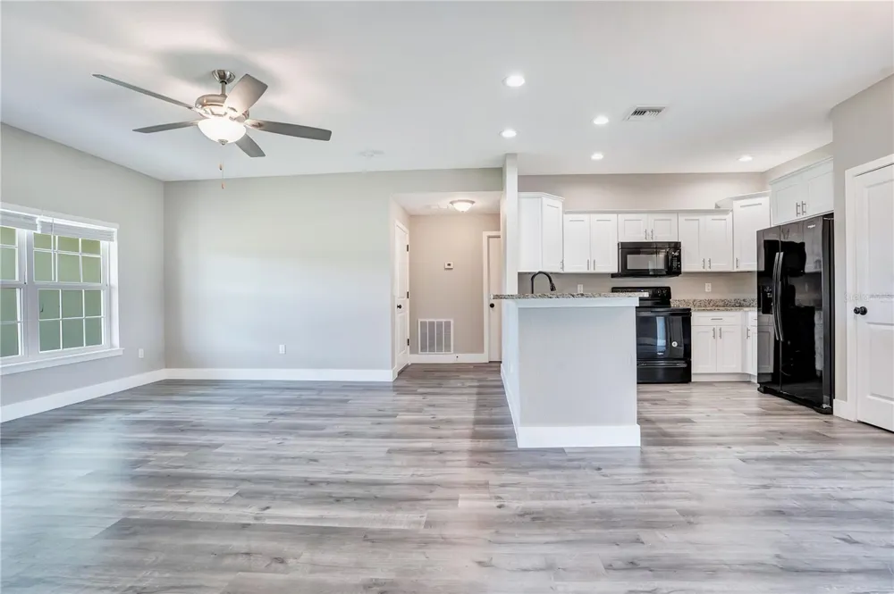 8833 HAMPSHIRE DRIVE Sebring, FL 33876