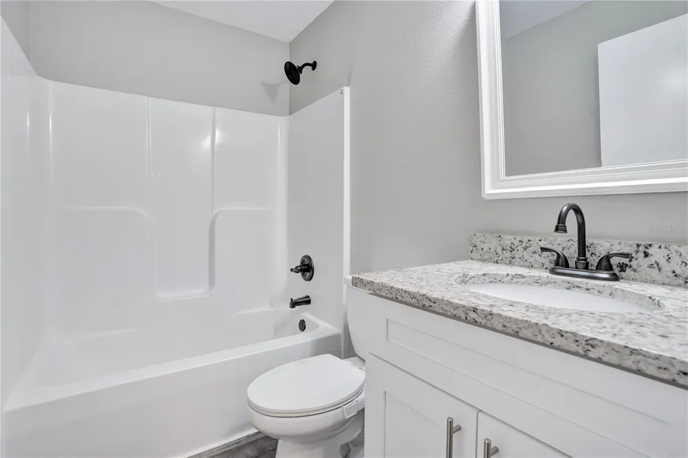 8833 HAMPSHIRE DRIVE Sebring, FL 33876