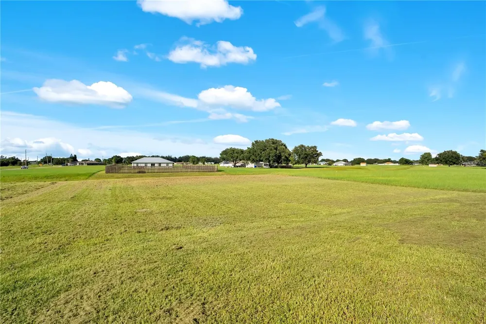 8833 HAMPSHIRE DRIVE Sebring, FL 33876