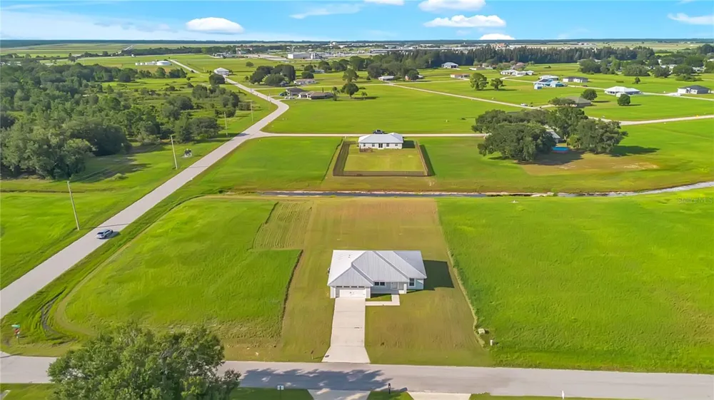8833 HAMPSHIRE DRIVE Sebring, FL 33876
