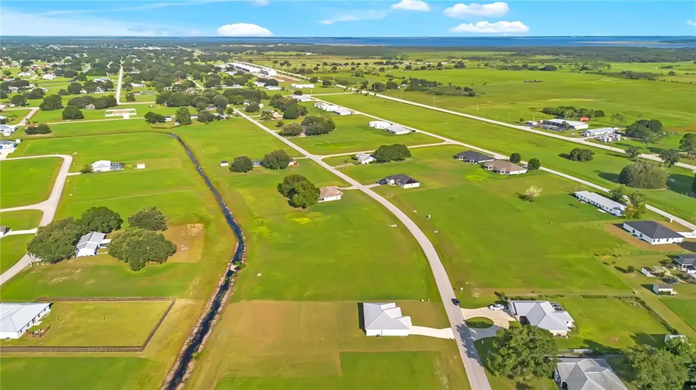 8833 HAMPSHIRE DRIVE Sebring, FL 33876