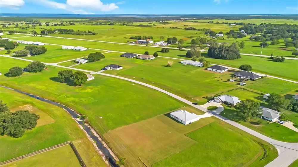 8833 HAMPSHIRE DRIVE Sebring, FL 33876