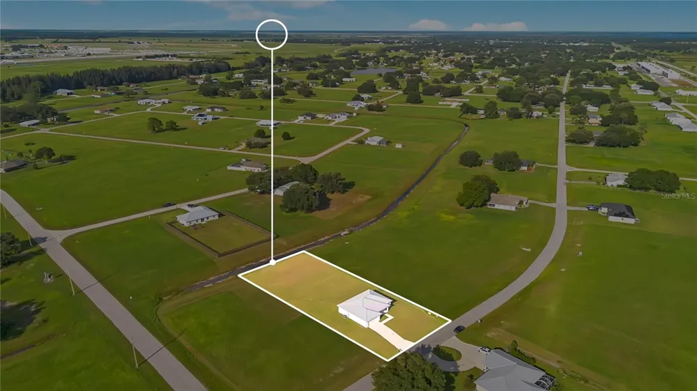 8833 HAMPSHIRE DRIVE Sebring, FL 33876