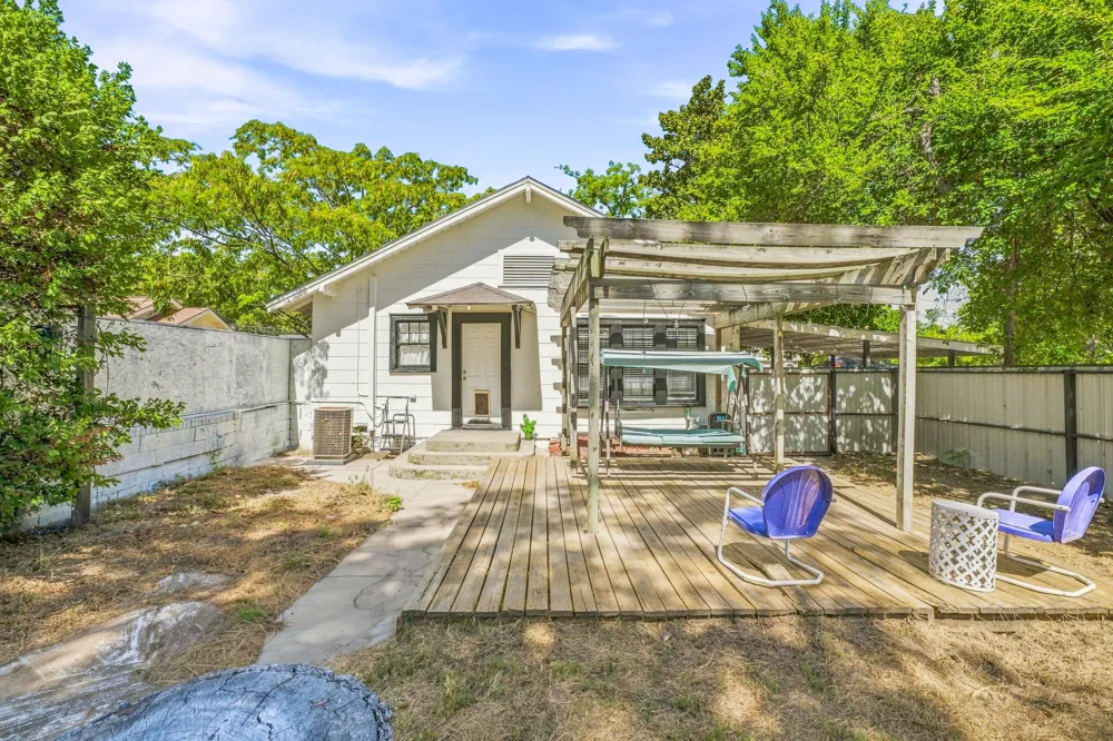814 Ollie Street Stephenville, TX 76401
