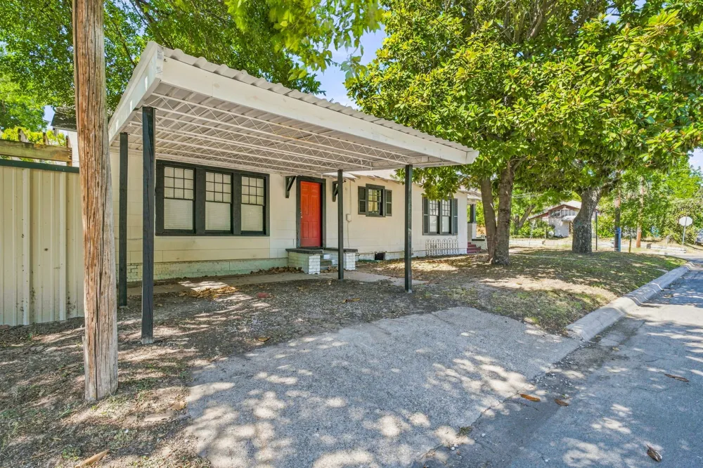 814 Ollie Street Stephenville, TX 76401
