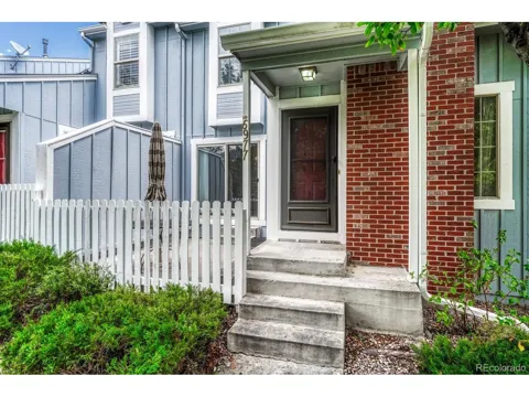 6977 Los Reyes Circle