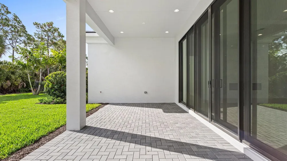 13290 Artisan Circle Palm Beach Gardens, FL 33418