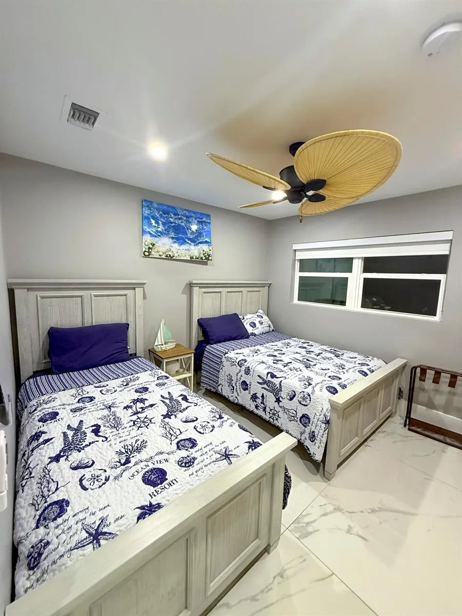 631 NW 39th Street Oakland Park, FL 33309