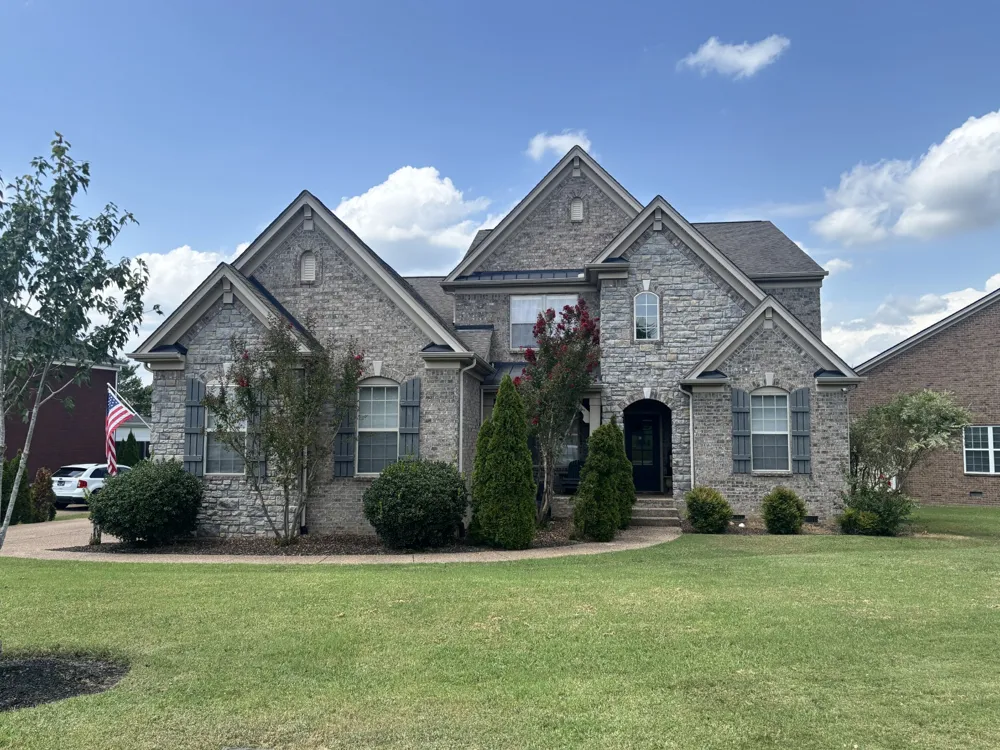 1081 Avery Trace Cir Hendersonville, TN 37075