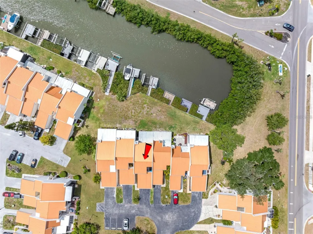 4306 SUNRAY COURT Tampa, FL 33615