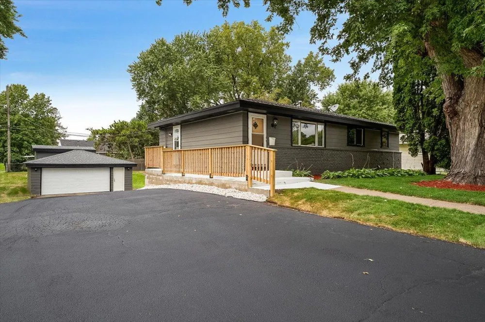 1401 Winnetka Avenue Golden Valley, MN 55427