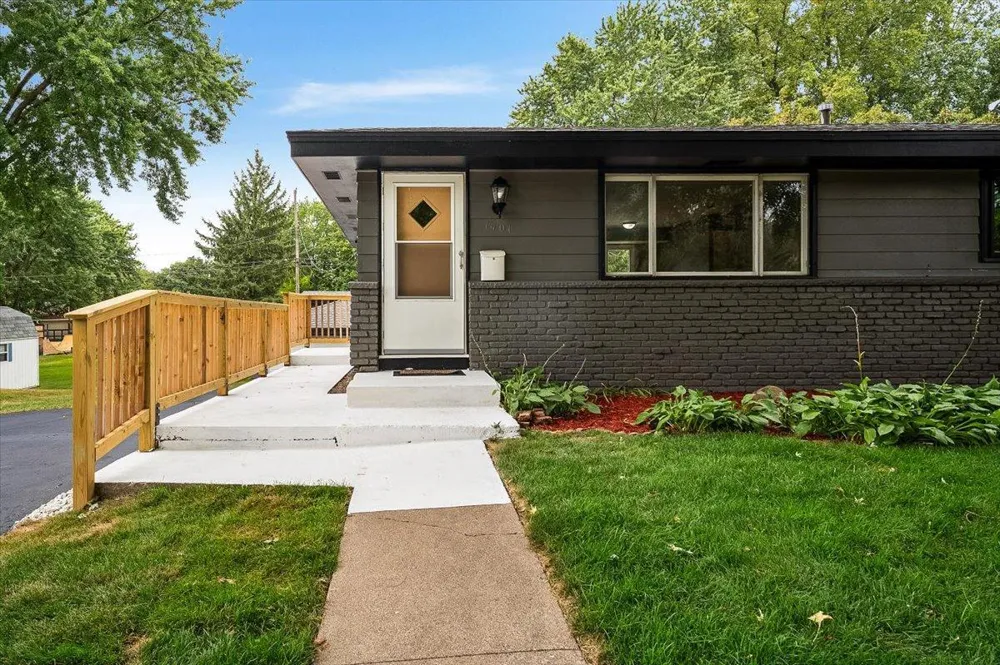 1401 Winnetka Avenue Golden Valley, MN 55427