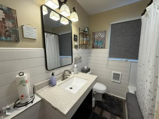 421 NE 4th Street NE Valley City, ND 58072
