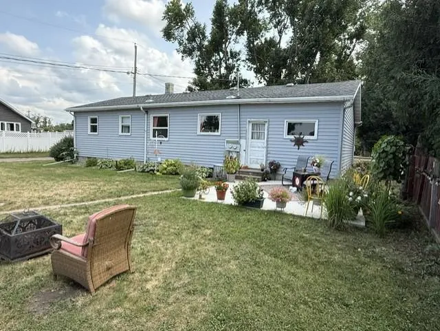 421 NE 4th Street NE Valley City, ND 58072