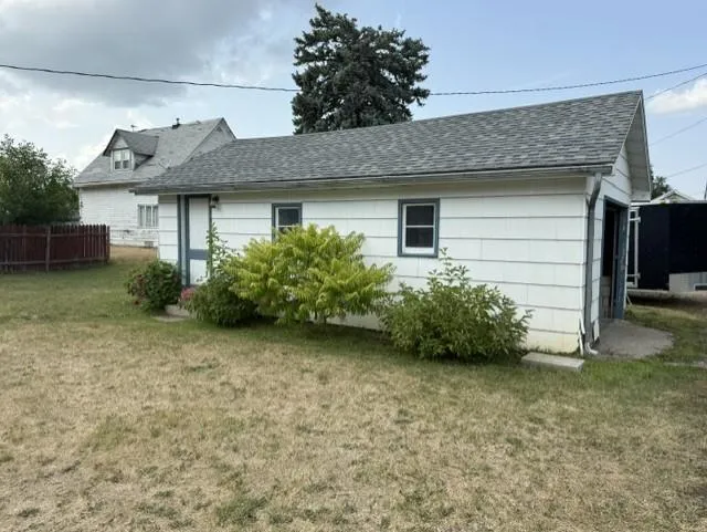 421 NE 4th Street NE Valley City, ND 58072