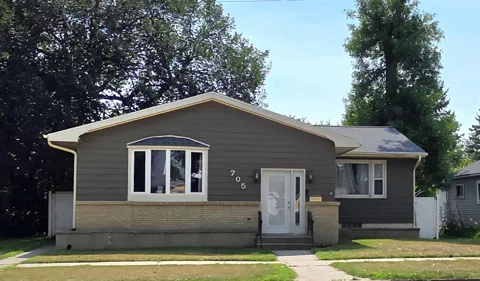 705 5th Street SW