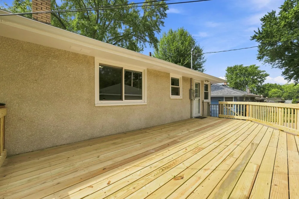 2481. 19th Avenue E North Saint Paul, MN 55109