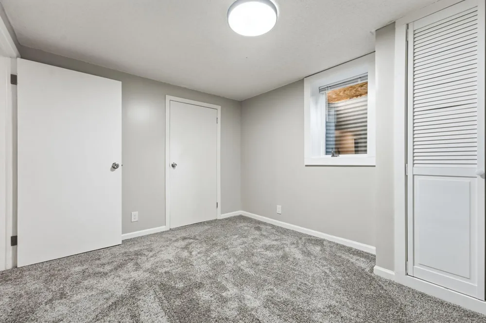 2481. 19th Avenue E North Saint Paul, MN 55109