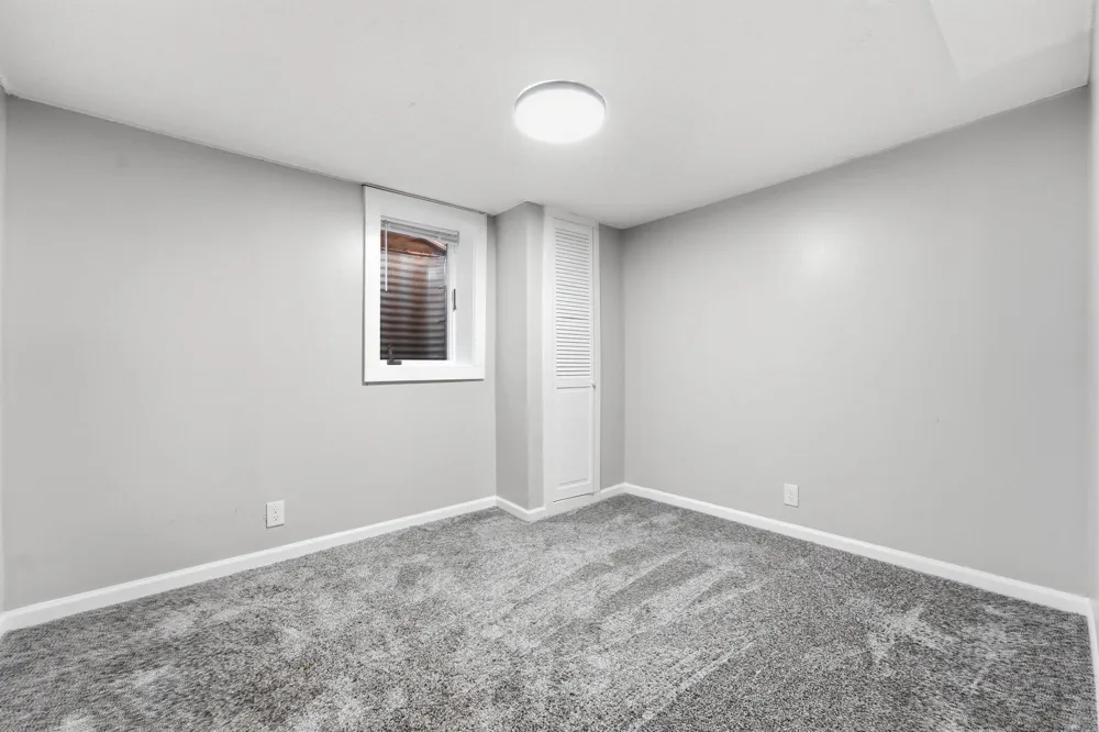 2481. 19th Avenue E North Saint Paul, MN 55109