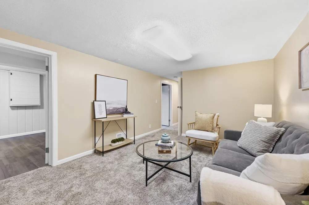 2481. 19th Avenue E North Saint Paul, MN 55109