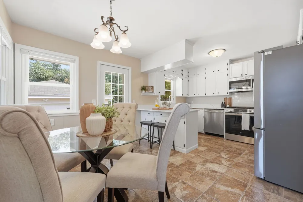 2481. 19th Avenue E North Saint Paul, MN 55109