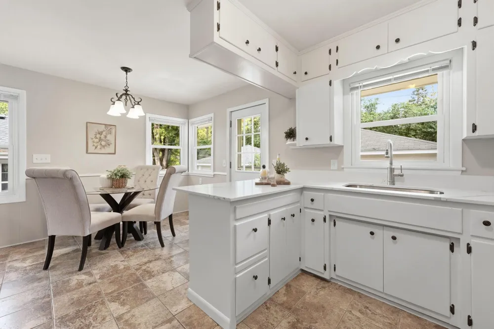 2481. 19th Avenue E North Saint Paul, MN 55109