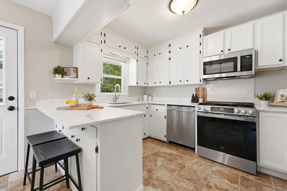 2481. 19th Avenue E North Saint Paul, MN 55109