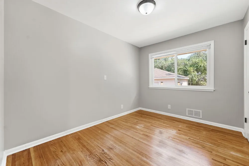 2481. 19th Avenue E North Saint Paul, MN 55109